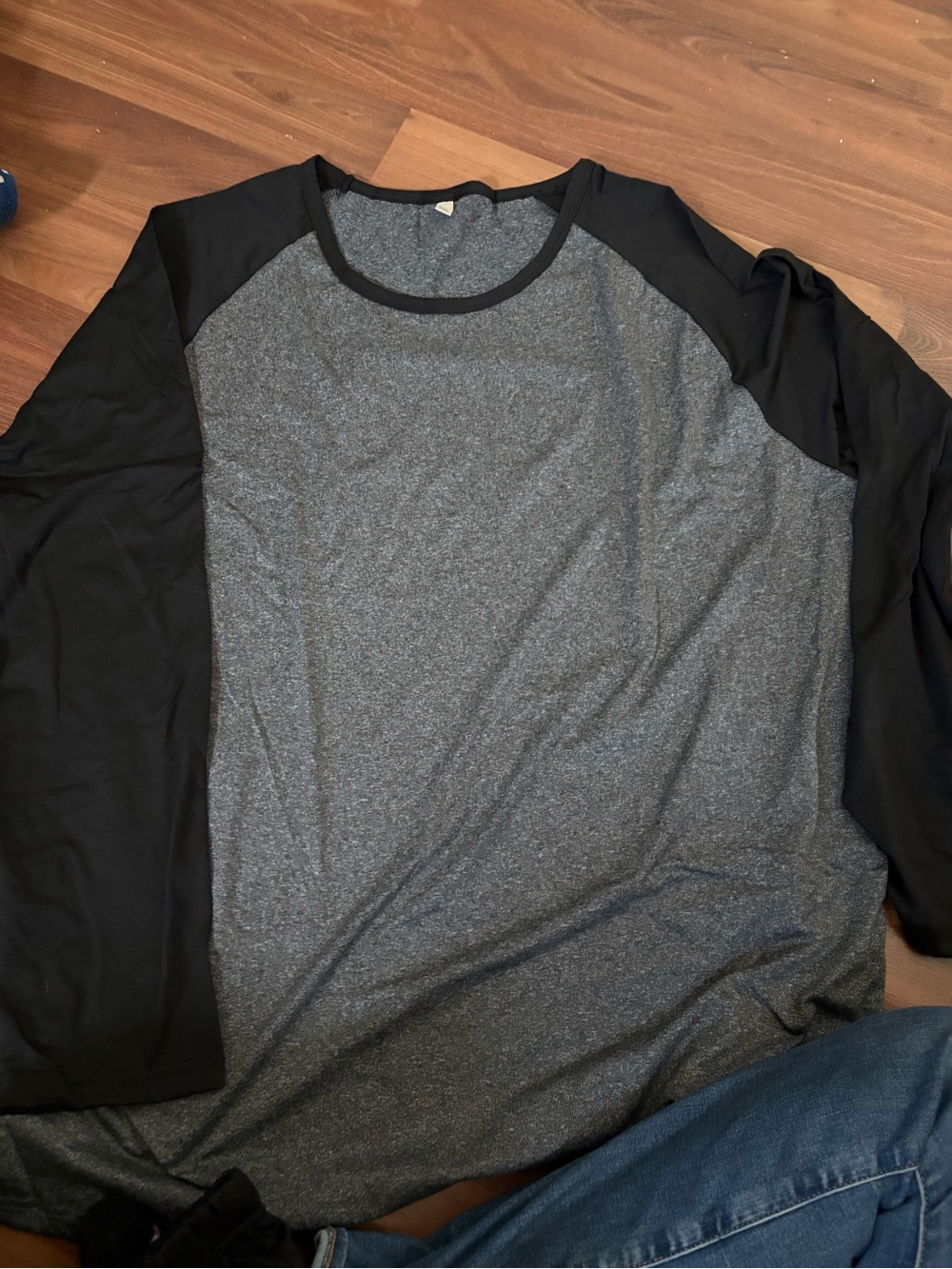 Men's pajamas withTwo-Tone Long Sleeve Raglan Shirt - Black & Charcoal and pants